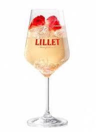 Der Drink Fur Ganz Besondere Abende Lillet Rose Tonic Rezept Lillet Lillet Rezepte Cocktail Rezepte