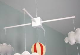 Up Up And Away Mobile Tutorial And Pattern Diy Baby Mobile Diy Mobile Baby Mobile