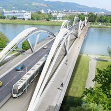 Die neue donaubrücke linz wird als bestandteil der künftigen „neuen schienenachse linz an der stelle der alten eisenbahnbrücke errichtet. Neue Donaubrucke Linz Stadt Linz