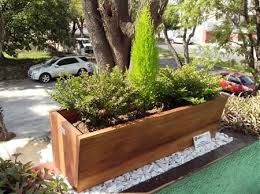 Resultado de imagen de Maceteros eficaces con plato con piedrecitas