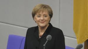 Angela merkel sah sich aufgrund dessen, dass die landtagswahl als vorentscheidung für die bundestagswahl zählte, in zugzwang und verkündete noch am wahltag, dass er für vorgezogene neuwahlen im herbst 2005 sei. Merkels Wahl 2005 Die Kanzlerin Aus Dem Osten