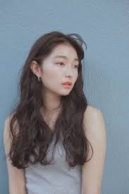 2020年夏 ロングパーマのヘアスタイル ヘアアレンジ 髪型 前髪あり 前髪なし ゆるふわ 強め 黒髪 lala magazine ララマガジン 黒髪ロング パーマ パーマ ヘアスタイル ロング