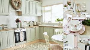 A style of so much femininity and strength is surely worthy of the heart of your home, which is why we've pulled together 29 of our favorite shabby chic kitchen decor ideas to inspire. 25 Shabby Chic Kitchen Ideas That Inspire In 2021 Houszed