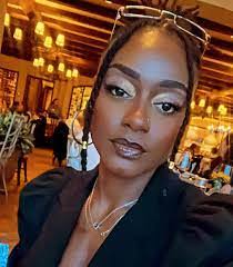 Deidre Corbin's Instagram, Twitter & Facebook