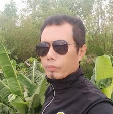 Ariel Noah dengan vespa Sprintnya 🛵💕 #arielnoah #vespa #vespajava  #vespajavaindonesia