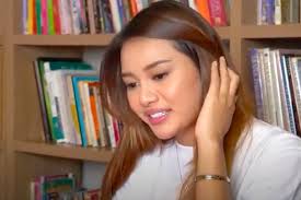 Jumat, 5 maret 2021 19:52. Populer Hype Chungha Positif Covid 19 Aurel Hermansyah Berhenti Dari Medsos Halaman All Kompas Com