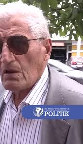 Ապուշ մարդ է ինքը