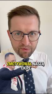 Prezydent Karol Nawrocki motywuje piłkarzy😉