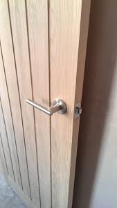 Our doors are of engineered construction, with veneered faces, for greater stability. Altering Oak Veneered Doors Plasmadan