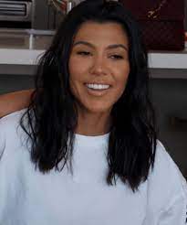 Pin By Melisa Paihama On Kardashians Kourtney Kardashian Hair Kardashian Hair Kourtney Kardashion