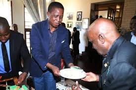 Kaunda is the youngest of eight children born to an ordained church of scotland missionary and teacher, an immigrant from malawi. Zambia Former Presidents Joins Kenneth Kaunda S In Celebrating 95th Birthday Kwesipino Com