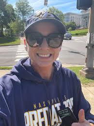 The sun is out friends! Great morning for a run! What are you up to?🏃‍♀️