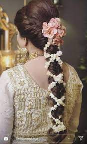 6 Gajra Styles For Plaited Hair Threads Werindia Bridal Hairstyle Indian Wedding Indian Bride Hairstyle Braided Hairstyles For Wedding
