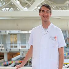 Ik denk dat het in de aard van iedere geneeskundestudent zit, dat je graag  iets voor anderen wilt betekenen.” | LUMC