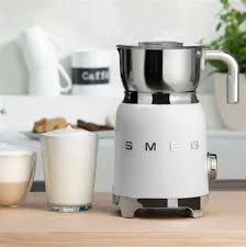 Le migliori offerte per neuf avec garantie: Chocolatiere Smeg Mff01wheu 500 W Blanc Achat Prix Fnac