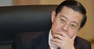 Tapi dalam masa yang sama, dia sendiri melakukan apa yang dikeluhnya tanpa dia sedar. Dap Adalah Bahaya Yang Nyata Kepada Negara Syahir Sulaiman Edisiviral