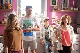 Comment rendre son enfant heureux ? Avis Parents Mode D Emploi Le Film 2016 Les Constan Arrivent Et Elie Semoun En Guest Actualite Tv Nouveautes Tele Com