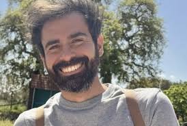 Treinador da escola de futebol do Benfica já apareceu e "encontra-se bem"