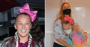 Celebrity wiki on february 9, 2021 by jeevan shetty. Jojo Siwa Shares Photos With Girlfriend Kylie On One Month Anniversary