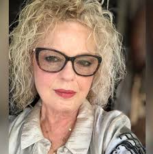 Go Julia Delia & Leah Said! Claudette Delia Chris Said Contingent of U-17  and U-15 from Pembroke Athleta Athletics & Triathlon competing in London  indoor games. Goodluck to the entire team!