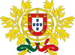 Na styku oboch pruhov je umiestnený štátny znak. Portugalsko Statni Vlajka Hlavni Mesto Predvolba Mena