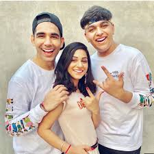 Pin By Heer Nayak On Rimorav Famous Youtubers Baby Queen Youtubers