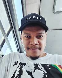 Enn loner pou interpret enn morso Christophe Rey dan fet lamizik  @whatsupmoka 🎶🎙🎸 Mwa, @juniormarina_ ek lekip Étoiles en Herbe 'Less Mwa  Rever' ❤️ #fetlamizik #moka #étoilesenherbe #crossmusic #mauritius🇲🇺  #dmajor