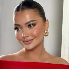 Joni Stone's Instagram, Twitter & Facebook