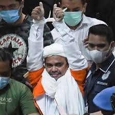 Habib rizieq dan 5 saksi ditetapkan sebagai tersangka kerumunan. Indonesia Arrests Firebrand Cleric Habib Rizieq Shihab For Breaking Coronavirus Restrictions South China Morning Post