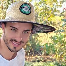 ?media_id=122094764661202755