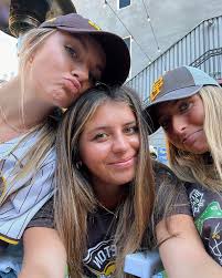 Lexi (@lexizandonella) · Instagram 照片和视频