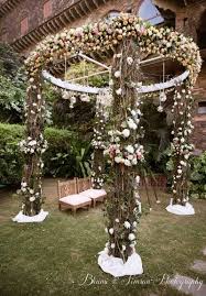 Your source for crafts, diy rustic decorating projects and upcycling ideas to outfit your entire home! Wedding Decor Rustic Floral Decor Wedmegood Floral And Rustic Themed Wedding Mandap Wedmegood Indian Mandap Decor Wedding Mandap Wedding Themes Rustic