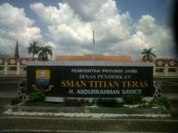Saya tidak menyangka tryout utbk tahun 2020 begitu kejam dan bar bar isi soal tryout tersebut. Penerimaan Siswa Titian Teras Dipertanyakan Tribun Jambi