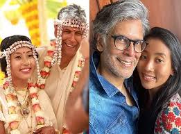 Always thought for some reason milind soman was married to madhu sapre.wasn t there some snake advertisement in the 90s? Milind Soman And Ankita Kunwar Wedding Anniversary Milind Soman And Ankita Kunwar Married For 3 Years Ebiopic Com Biopic Movies Tv Serial Web Series Reviews And News