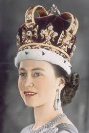 Una fonte vicina ai reali ha fatto sapere che il vaccino è stato somministrato oggi da un medico della casa reale al castello di windsor. La Regina Elisabetta E Un Incoronazione Da Incubo Ecco Le Curiosita Di Quel Giorno Di 67 Anni Fa Moda D It Repubblica