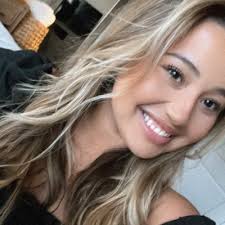 Gianna Leone (@_giannaleone)