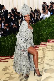 Rihanna Met Gala 2018 Theme Heavenly Bodies Fashion And The Catholic Imagination Met Gala Dresses Fashion Met Gala 2018