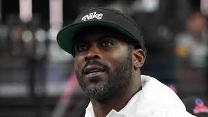 Recruit creates his own Monopoly board to announce his college decision