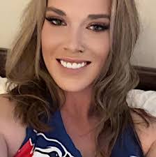 Alicia Wakefield's Instagram, Twitter & Facebook