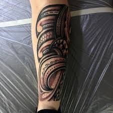 Simpel dan tak terkesan berlebihan, justru membuat gambar tato tersebut menjadi apik dan menarik. Terbaru 13 Gambar Tato Keren Di Betis Kaki