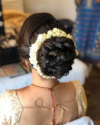 Winged liner self bridal makeup|white tone face creame से करे ऐसी bridal मेकअप की सब देखते रहे जाए 25 cool hairstyles to make under a minute wedding hairstyle for medium long hair. Gorgeous Gajra Hairstyles You Need To Pin Down For Your Wedding