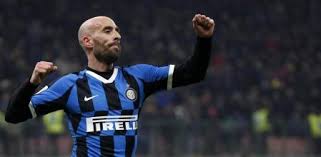 Fiorentina de la serie a de italia.1. Lukaku Y Borja Valero Meten Al Inter En Cuartos De La Coppa
