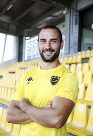 Samuel Marques, demi de mêlée de l'US Carcassonne : "Je jouais au foot et  au rugby"