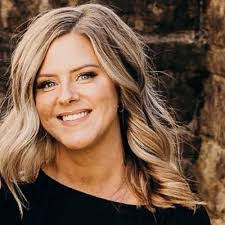 Erin Holliday's Instagram, Twitter & Facebook