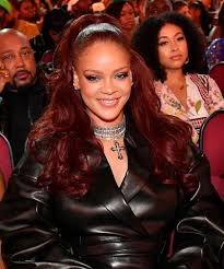 46865652359585542 Rihanna Sac Stil