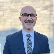 This week, I successfully defended my dissertation, Inclusive Leadership &  Strategic Decision-Making in Cross-Identity Contexts.