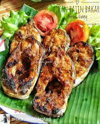 Ayam goreng is an indonesian and malaysian dish consisting of chicken deep fried in oil. Ikan Patin Bakar Bumbu Kuning Mary Memasak