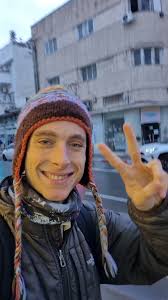 טבעוניות אוכלות בחוץ