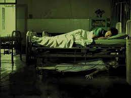 Sesampai di asrama, semua anak yang ada di pondok perempuan itu bangun dan terkaget mendapati salah satu temannya yang berjongkok menangis ketakutan. 10 Koleksi Cerita Hantu Urban Legend Yang Menghantui Setiap Pelajar Di Asrama