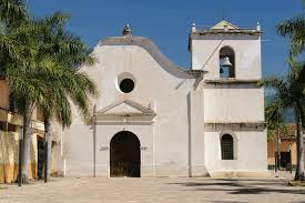 Arquitectura colonial de iglesia latinoamericana, similar a la de Tenjo
